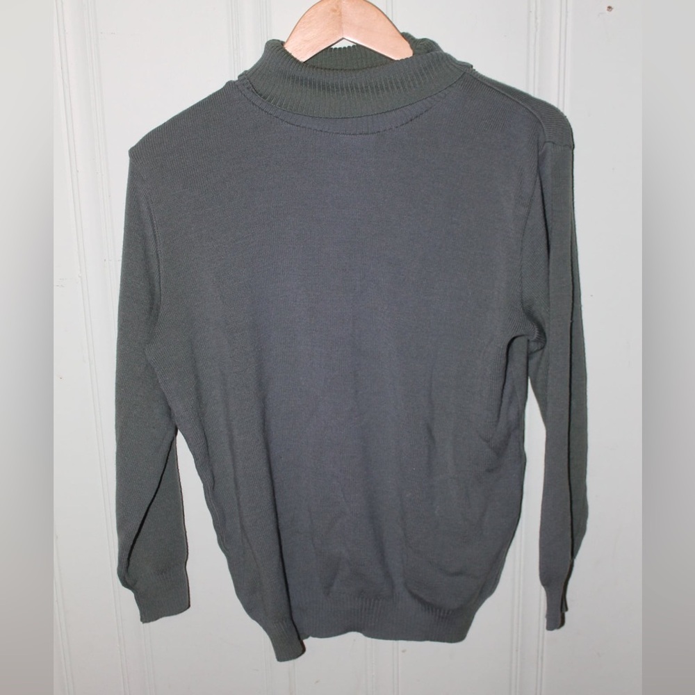 5/$15 • 🐱 Unbranded Dark Green Turtleneck